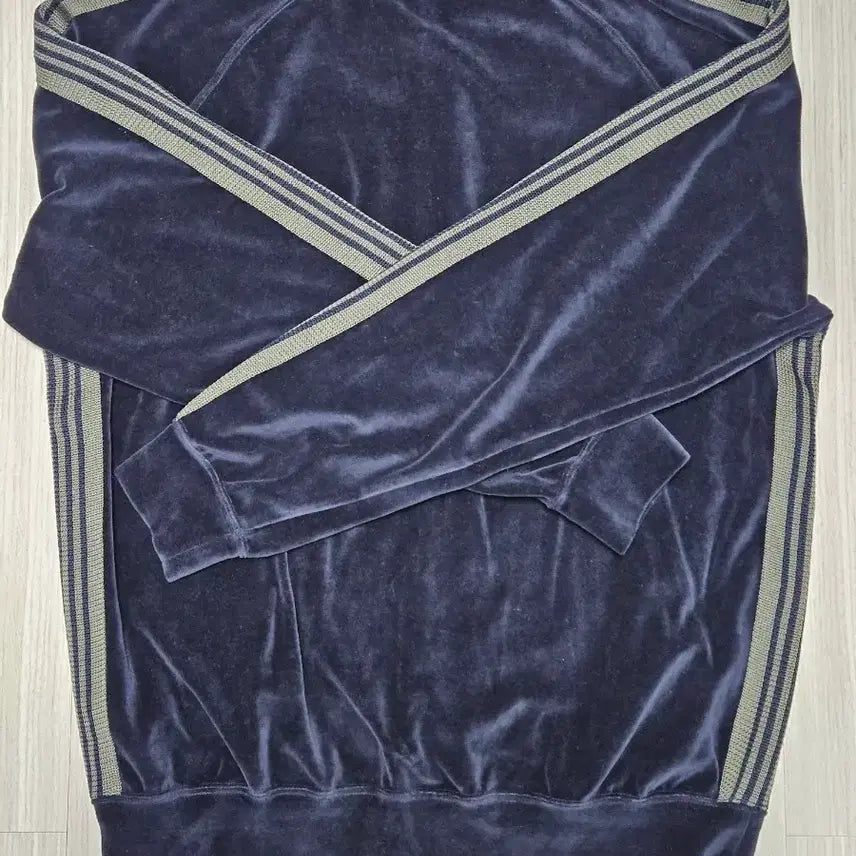 [SOLD OUT] 니들스 벨루어 자켓 네이비 m