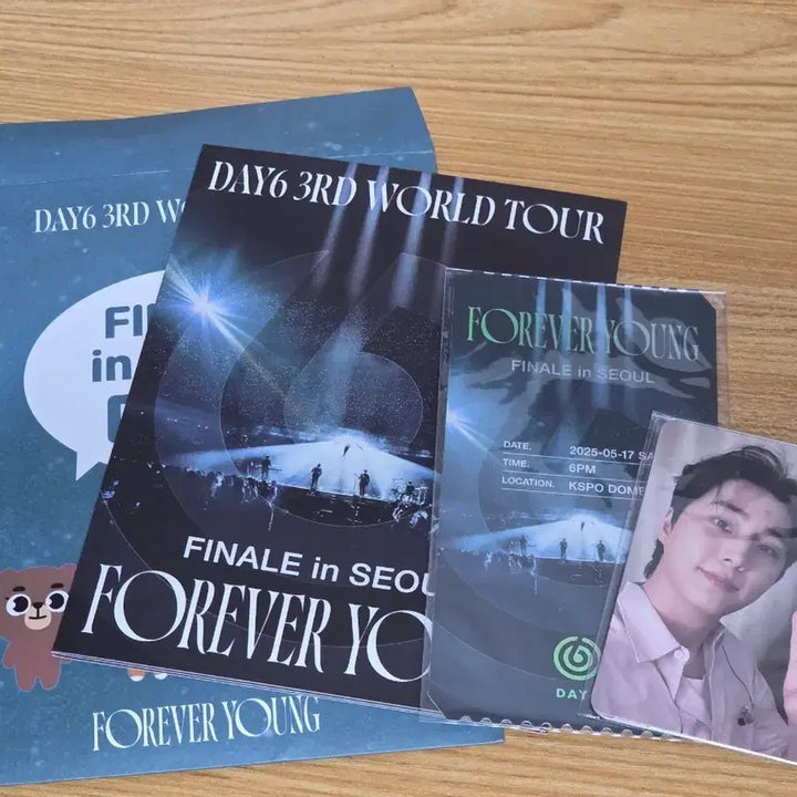 [BUNJANG] DAY6 Forever Young Concert Entry Kit Photocard Gift / DAY6 Forever Young 콘서트 입장 키트 포토카드 기프트