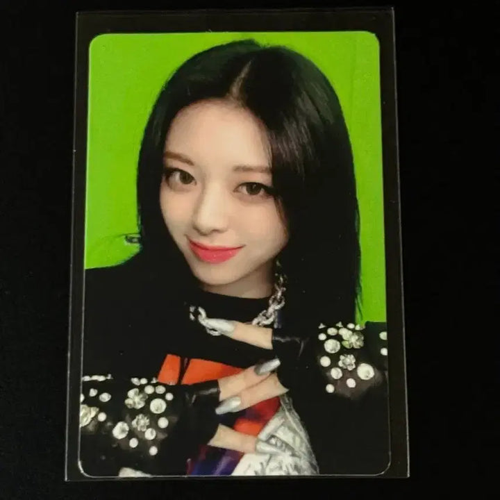 [BUNJANG] ITZY Yuna No Bad Days Photocard / ITZY 있지 유나 노밷데 포토카드 no bad days yuna