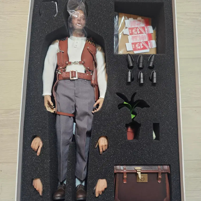 [BUNJANG] PRESENT TOYS PT-SP45 Leon 1/6 Scale Figure / PRESENT TOYS PT-SP45 프레젠트토이즈 레옹 1/6