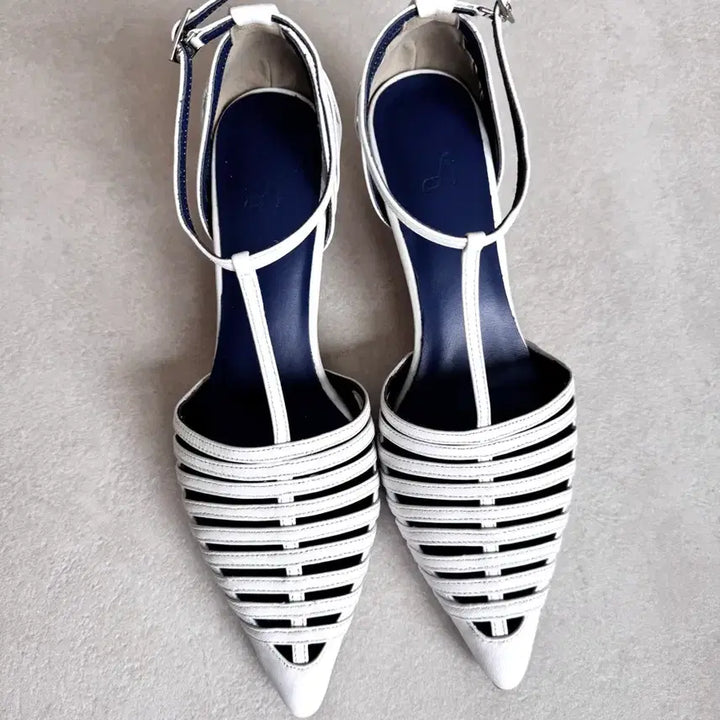 [BUNJANG] OHSHOEDESIGNS Leather White Strap Heels / 새상품 디자이너슈즈 OHSHOEDESIGNS 가죽화이트 스트랩 힐(4,5
