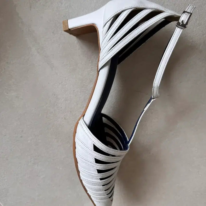 [BUNJANG] OHSHOEDESIGNS Leather White Strap Heels / 새상품 디자이너슈즈 OHSHOEDESIGNS 가죽화이트 스트랩 힐(4,5
