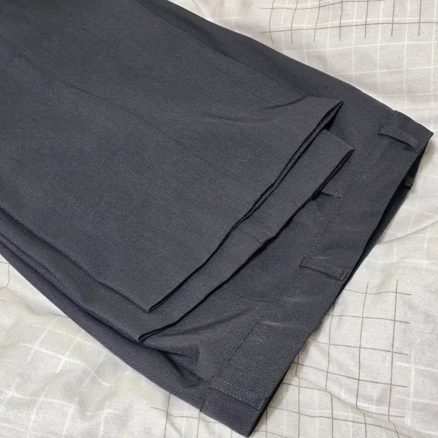 [BUNJANG] Sasaek Erne Charcoal Slacks / 사색 에르네 슬랙스 챠콜