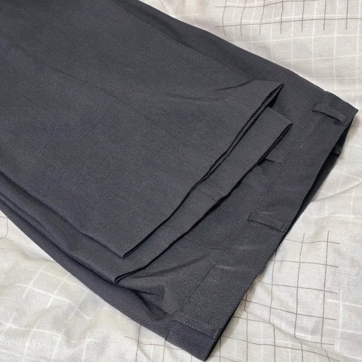 [BUNJANG] Sasaek Erne Charcoal Slacks / 사색 에르네 슬랙스 챠콜