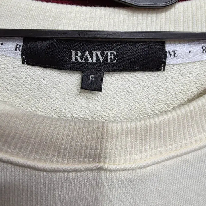 [BUNJANG] RAIVE STUDIO Ivory Sweatshirt / RAIVE STUDIO 아이보리 맨투맨 티셔츠