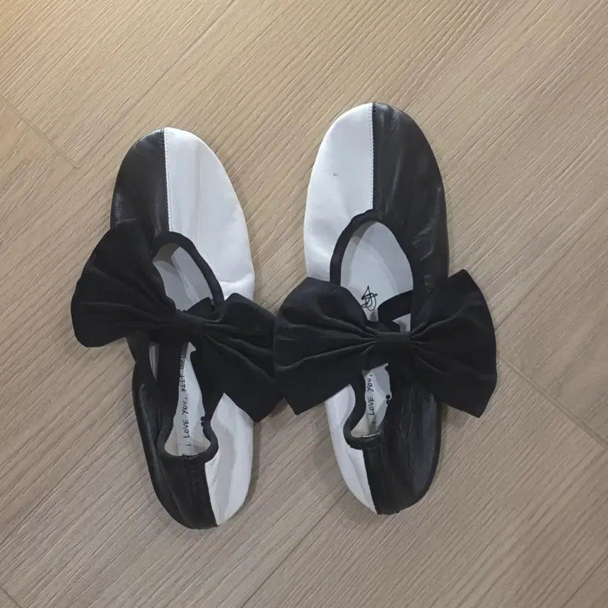 [BUNJANG] Repetto Black &amp; White Ribbon Flat Shoes / 레페토 블랙&amp;화이트 리본 플랫슈즈 41
