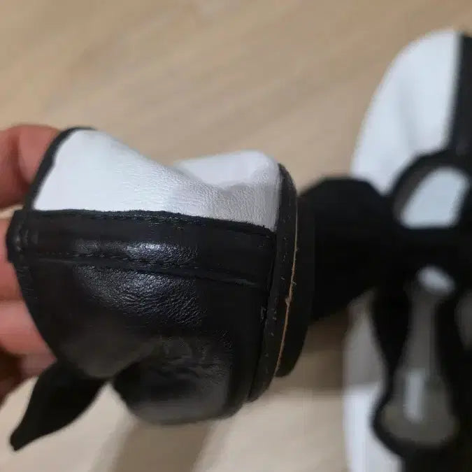 [BUNJANG] Repetto Black &amp; White Ribbon Flat Shoes / 레페토 블랙&amp;화이트 리본 플랫슈즈 41