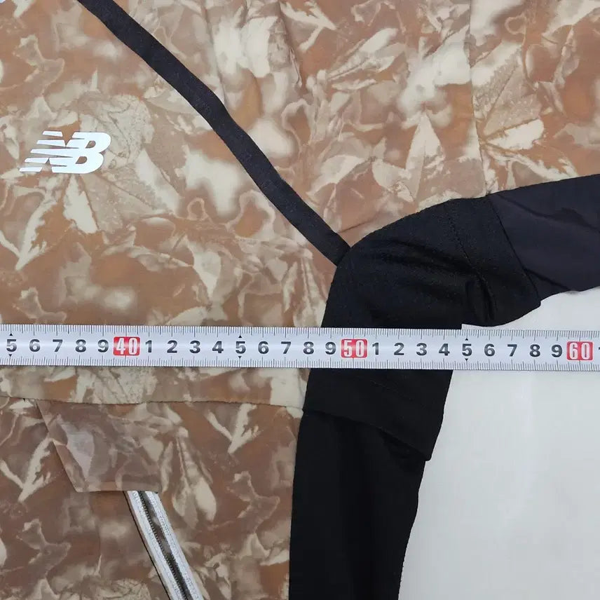[BUNJANG] New Balance Real Tree Camo Running Windbreaker Jacket / L 100 뉴발란스 러닝 리얼트리 카모 스판 바람막이
