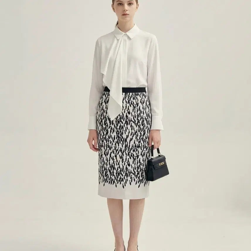 [SOLD OUT] 마크케인(MARCCAIN) 그래픽 미디 스커트 55 | 독일 하이엔드