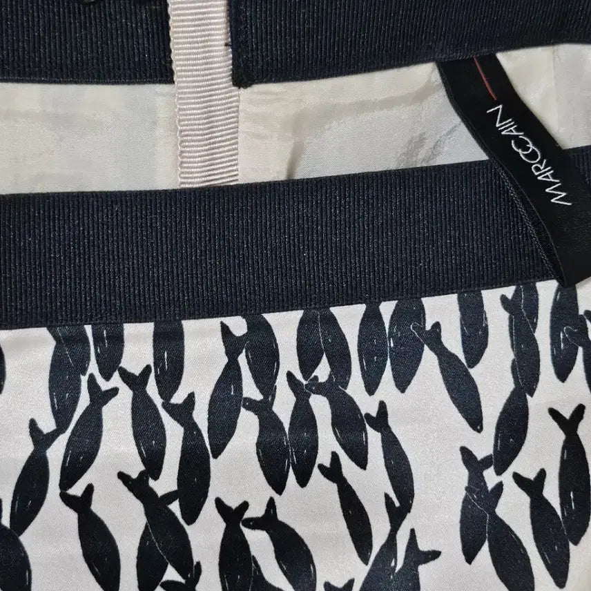 [SOLD OUT] 마크케인(MARCCAIN) 그래픽 미디 스커트 55 | 독일 하이엔드