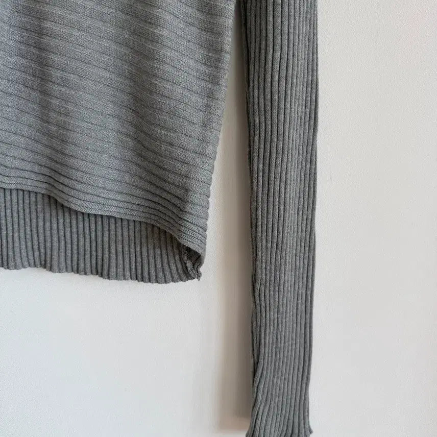 [BUNJANG] SOFT SEOUL Asymmetrical Knit Long Sleeve / 소프트 서울(SOFT SEOUL) 비대칭 니트 롱슬리브