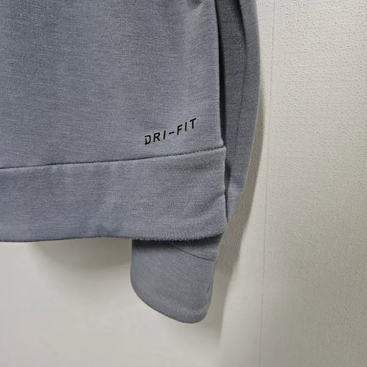 [SOLD OUT] XL 105 나이키 드라이핏 기능성 후드집업 그레이