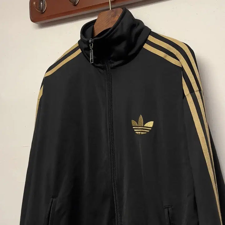 [BUNJANG] Adidas Firebird Black and Gold Jersey Jacket / 아디다스 파이어버드 검금 져지 자켓
