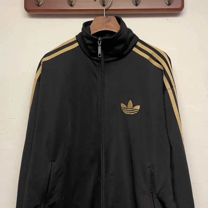 [BUNJANG] Adidas Firebird Black and Gold Jersey Jacket / 아디다스 파이어버드 검금 져지 자켓