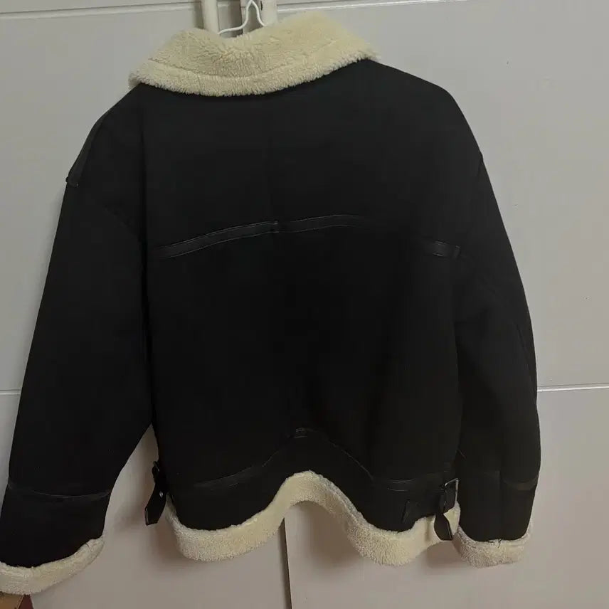 [BUNJANG] MIXXO Stand Collar Mustang Black / 미쏘 스탠카라 무스탕 블랙