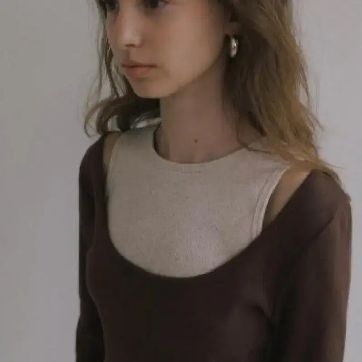 [BUNJANG] Overdue Flare Scoop Neck Brown T-shirt / (새상품) 오버듀플레어 스쿱넥 브라운