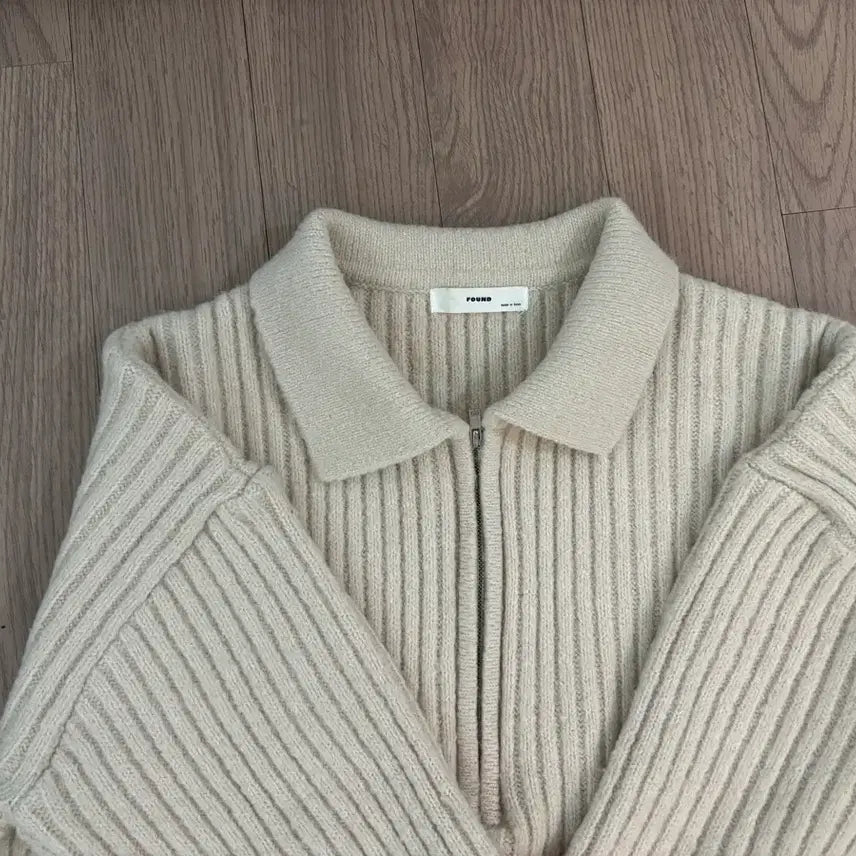 [BUNJANG] Yeori Fit Half-Zip Collar Knit Top / 여리핏 아방핏 반집업 카라 니트티 여성 프리 라떼베이지