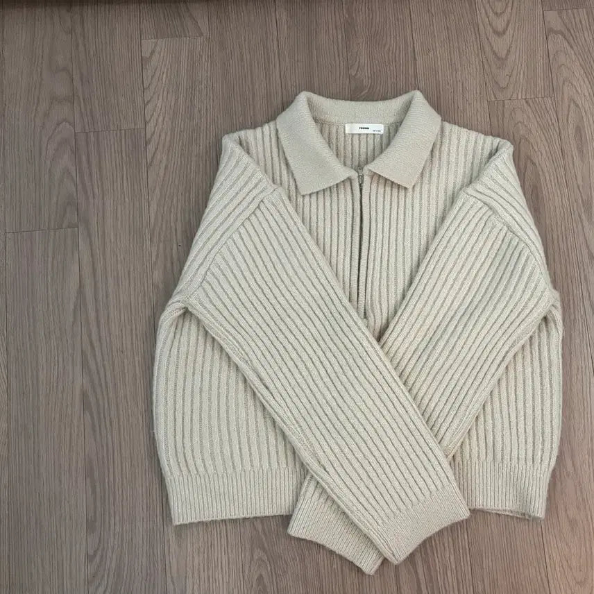 [BUNJANG] Yeori Fit Half-Zip Collar Knit Top / 여리핏 아방핏 반집업 카라 니트티 여성 프리 라떼베이지