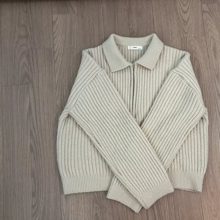 [BUNJANG] Yeori Fit Half-Zip Collar Knit Top / 여리핏 아방핏 반집업 카라 니트티 여성 프리 라떼베이지