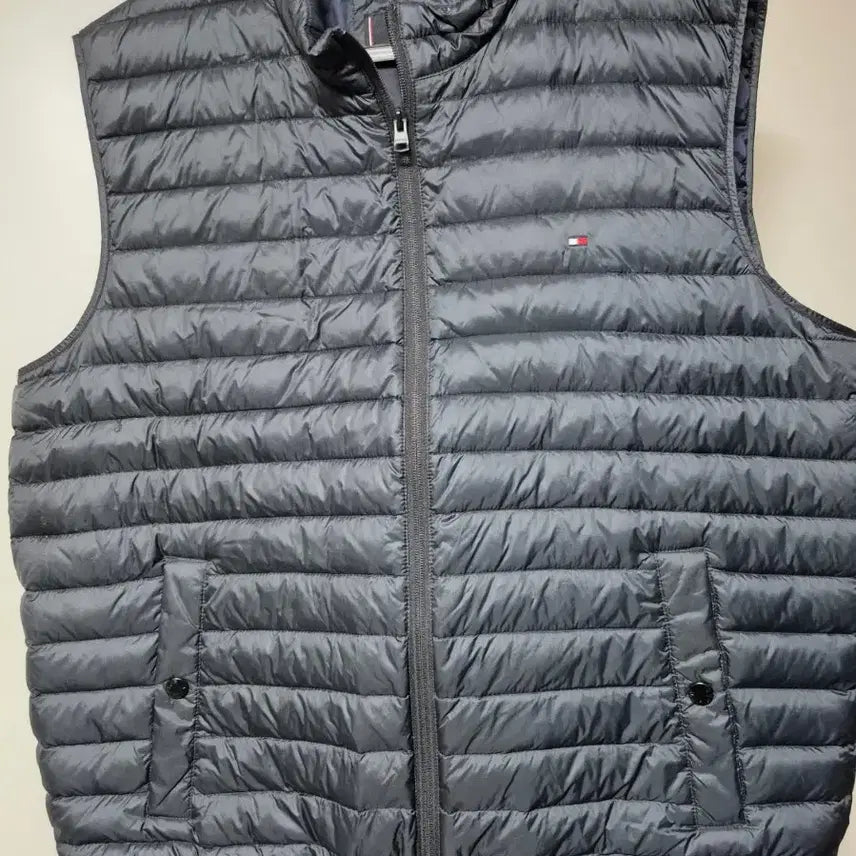 [BUNJANG] Tommy Hilfiger Lightweight Down Vest 110 Size / 타미힐피거 정품 오리털 경량패딩 조끼 110사이즈 판매합니다