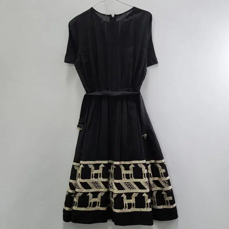 [BUNJANG] Vintage Bohemian Embroidered Linen Black Dress / 빈티지 오리엔탈 보헤미안 자수 린넨 블랙 원피스