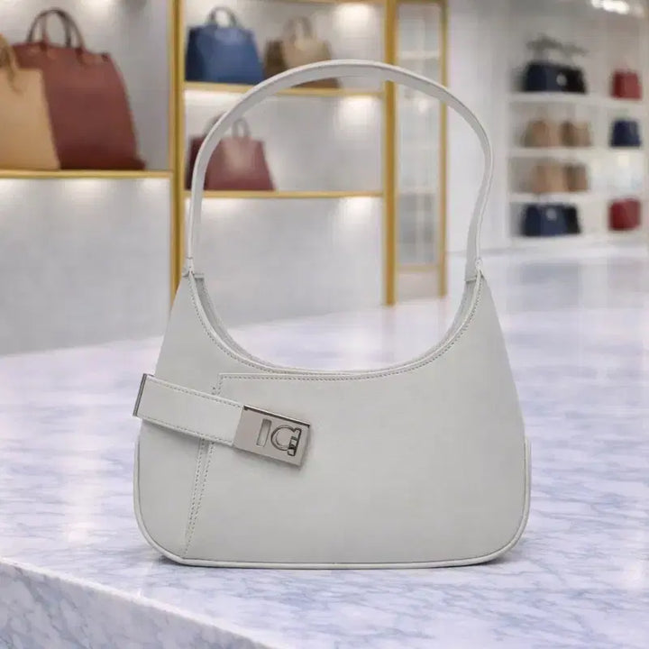 [BUNJANG] Ferragamo Gancini Buckle Hobo Bag / [S급] 페라가모 간치니 버클 호보백 판매합니다!!!