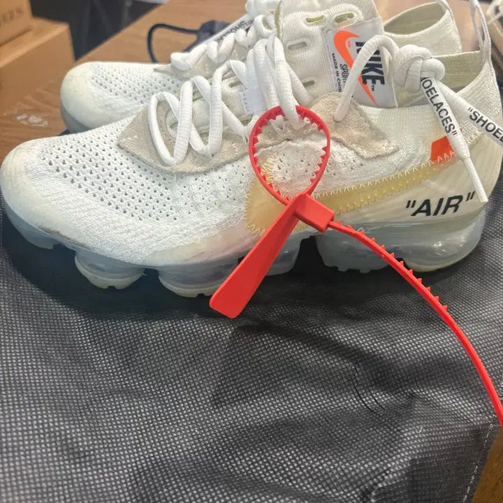[BUNJANG] Nike Off-White VaporMax White Sneakers / 나이키 x 오프화이트 베이퍼맥스 화이트 236