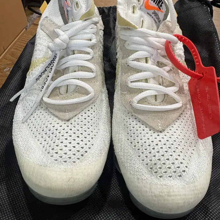 [BUNJANG] Nike Off-White VaporMax White Sneakers / 나이키 x 오프화이트 베이퍼맥스 화이트 236