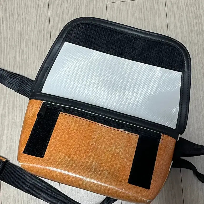 [BUNJANG] Freitag Jamie Orange/White Crossbody Bag / 프라이탁 제이미 오렌지/화이트