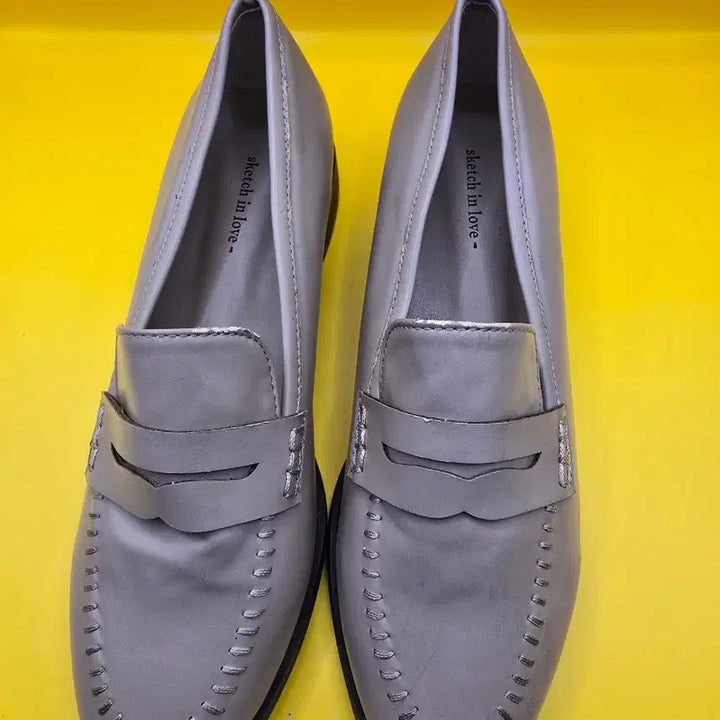 [BUNJANG] Sketch In Love Gray Loafers (240) / 여성 로퍼 240 (스케치인러브)