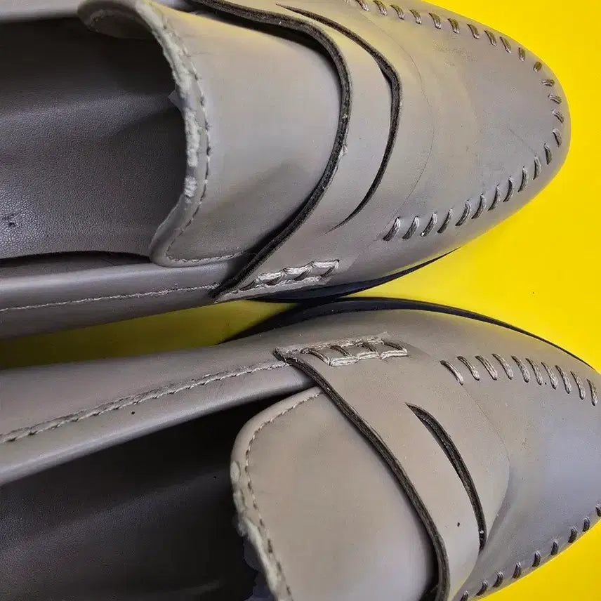 [BUNJANG] Sketch In Love Gray Loafers (240) / 여성 로퍼 240 (스케치인러브)