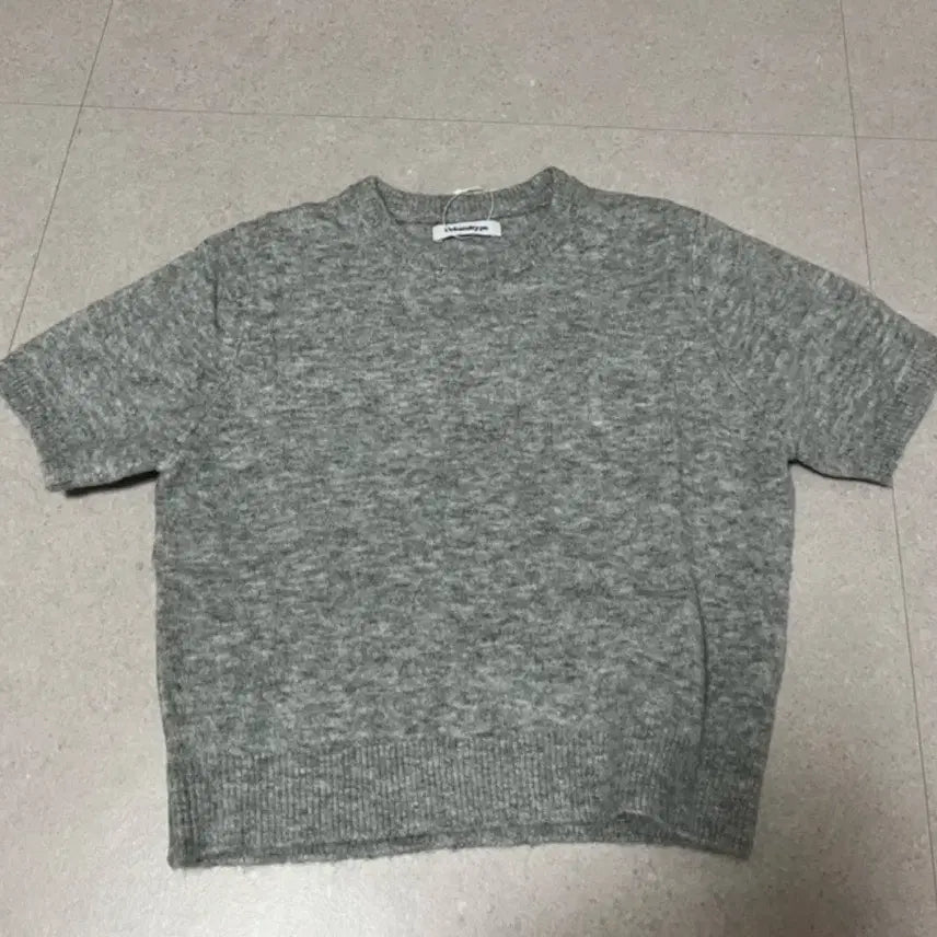 [SOLD OUT] 어반디타입 반팔 니트(새상품)