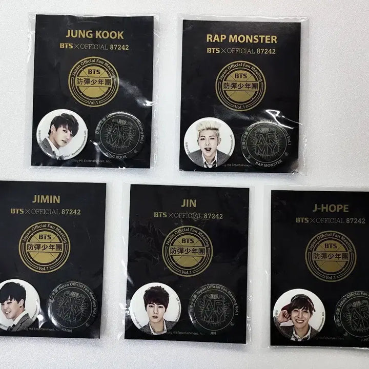 [BUNJANG] BTS Japan 1st Fan Meeting Badge Set / [희귀/미개봉/소장용] BTS 2014 일본 1st 팬미팅 공식 배지