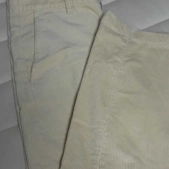 [BUNJANG] Uniqlo Corduroy Curve Pants / 유니클로 코듀로이 커브팬츠