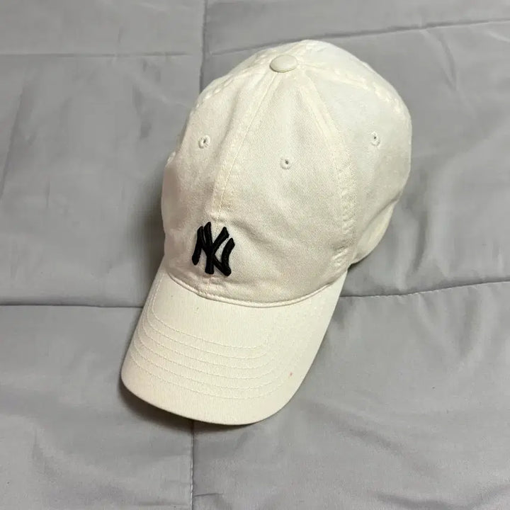 [BUNJANG] MLB Mini Logo White Ball Cap / MlB 미니로고 화이트 볼캡