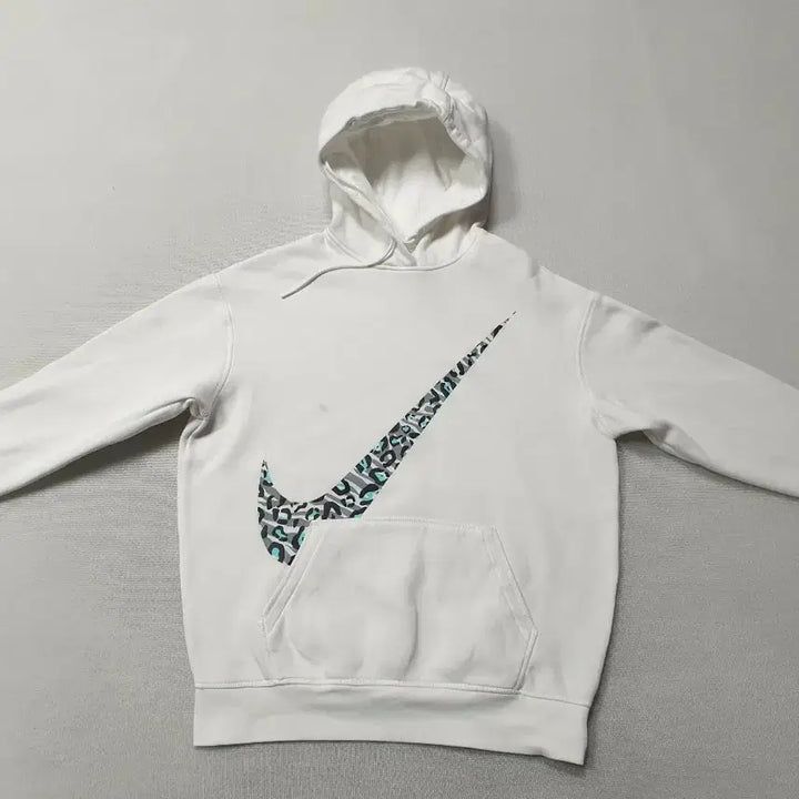 [BUNJANG] Nike Swoosh Leopard Hoodie White (Women&
