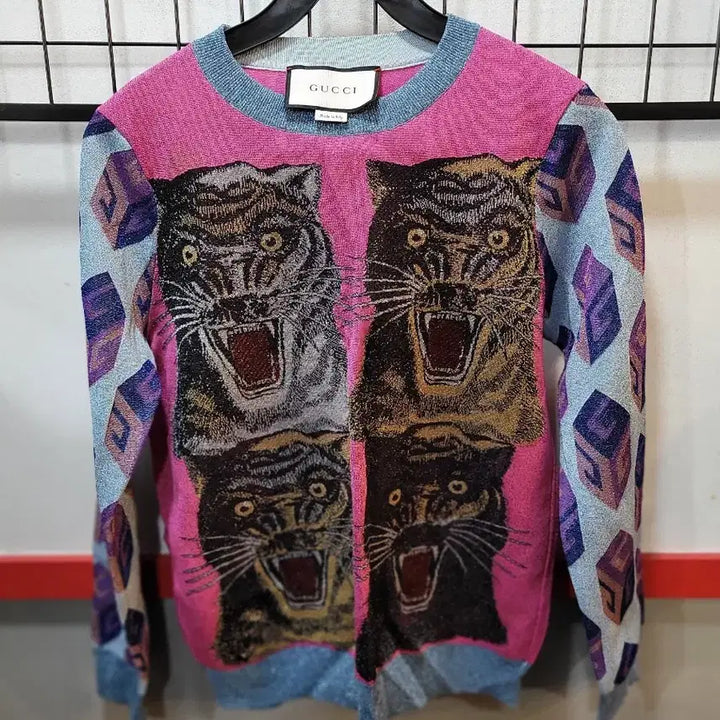 [BUNJANG] Gucci Tiger Print Lurex Knit Sweater / 정품 구찌 타이거 프린트 루렉스 여성니트 (국내 백화점 매장판)