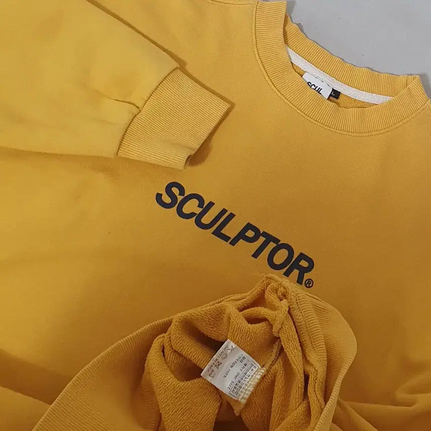 [BUNJANG] Sculptor Yellow Oversized Sweatshirt / 세일)No.26032106 Sculptor 스컬프터 맨투맨 옐로우