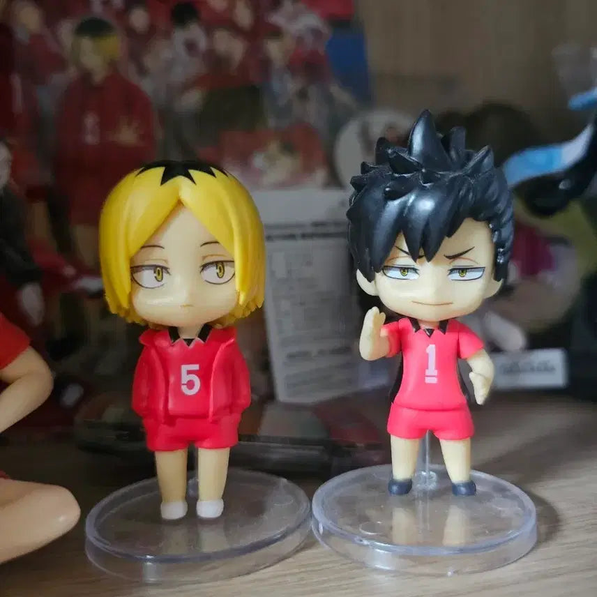[BUNJANG] Haikyu!! Kenma &amp; Kuroo Figure Set / 하이큐!! 켄마 &amp; 쿠로오 피규어