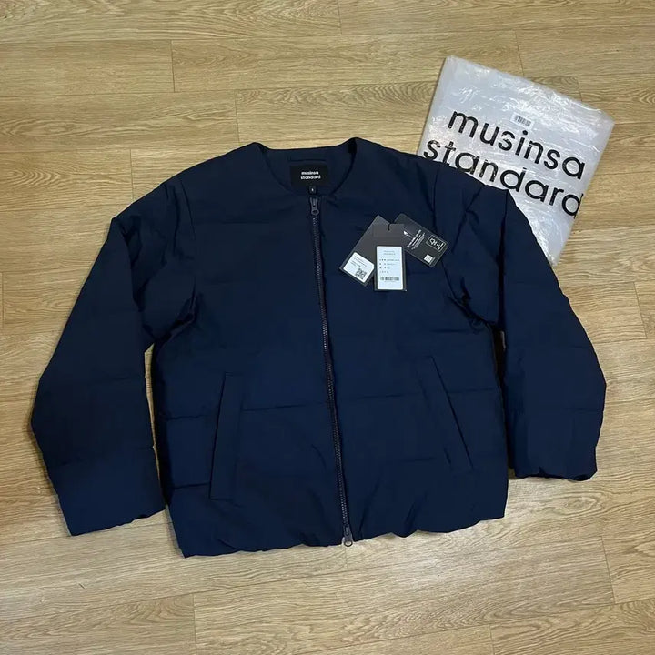 [BUNJANG] Musinsa Standard Daily Puffer Collarless Padding Jacket Navy / 새상품s) 무신사스탠다드 데일리 푸퍼 칼라리스 패딩 재킷 네이비