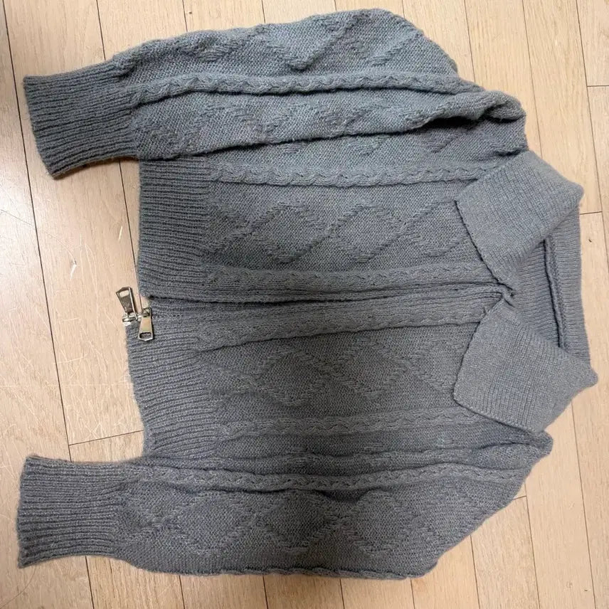 [BUNJANG] Gray Cable Knit Two-Way Zip Cardigan / 회색 꽈배기 니트 집업(투웨이) 가디건