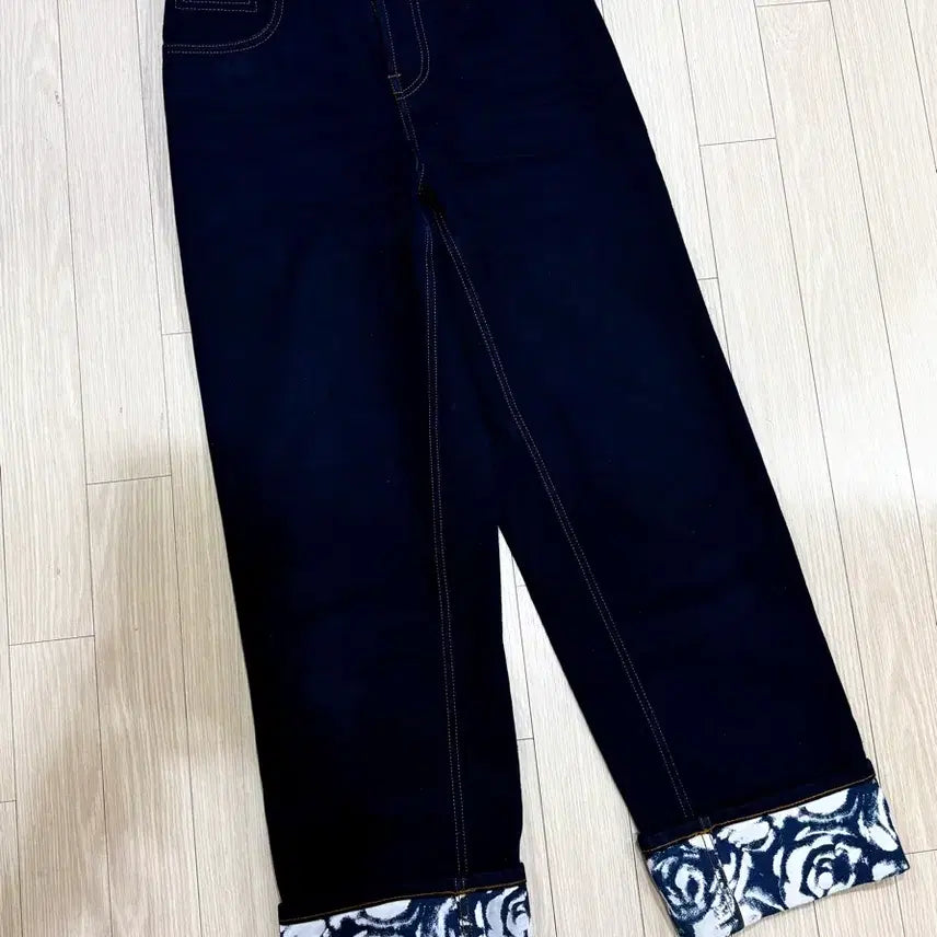 [SOLD OUT] 25 마른26 3회착 정품 버버리 매장가180만 데님 진 청바지