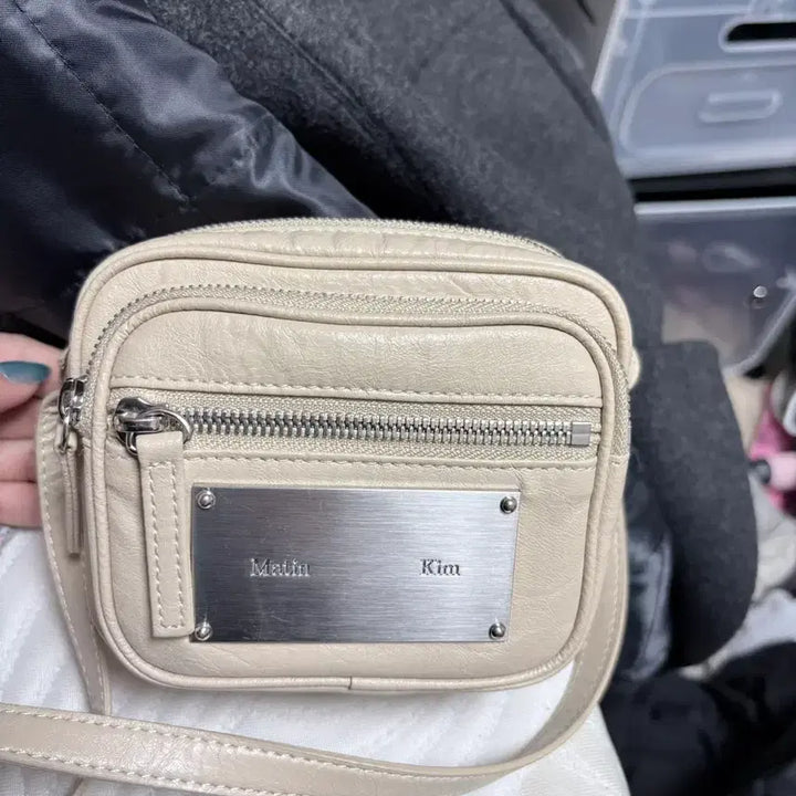 [BUNJANG] Matinkim Square Leather Mini Crossbody Bag / 마뗑킴 스퀘어 레더 미니 크로스백