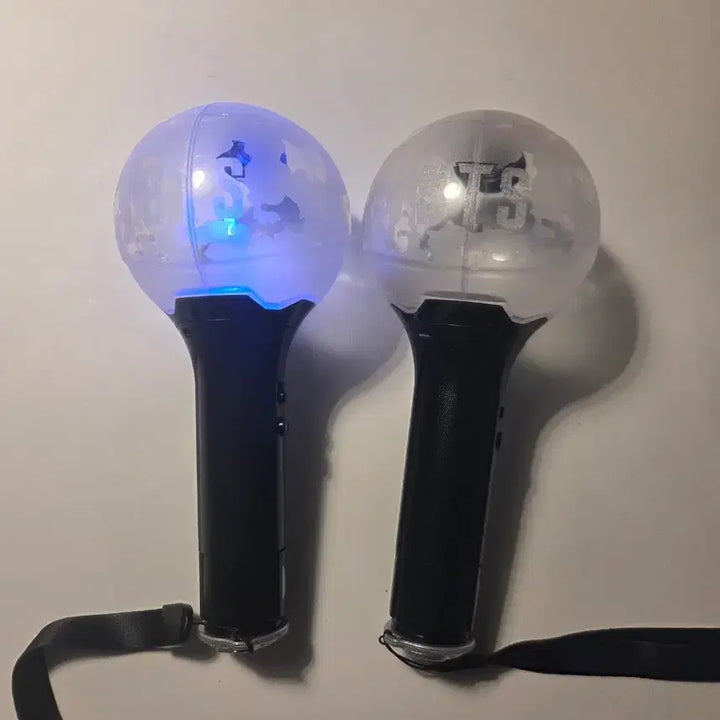 [BUNJANG] BTS (Bangtan Sonyeondan) Official Light Stick Ver. 3 Bundle Set / 방탄소년단 BTS 응원봉 ver.3 2개 세트
