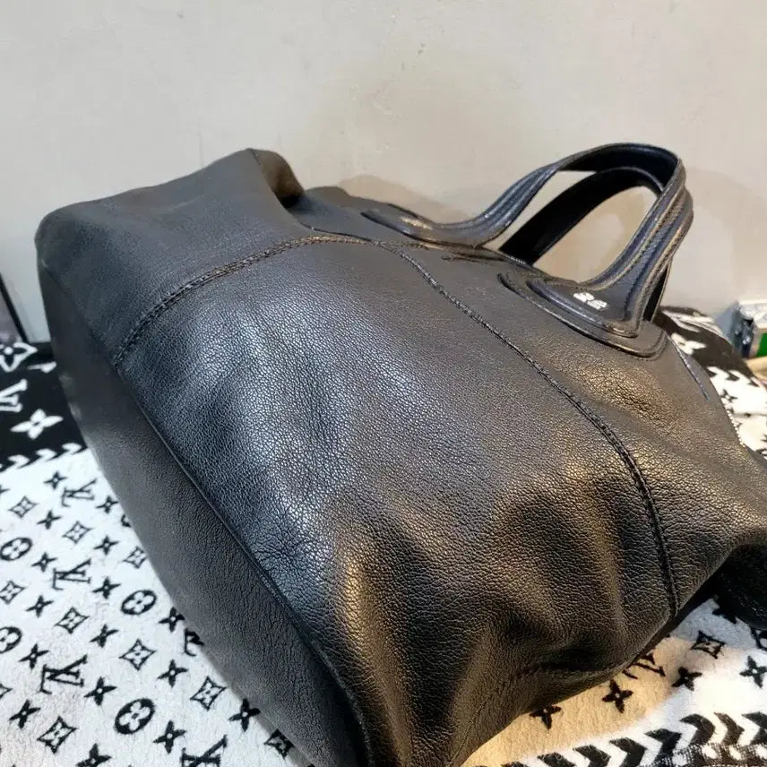 [SOLD OUT] 정품 지방시 나이팅게일 토트백 (정품검증완료)