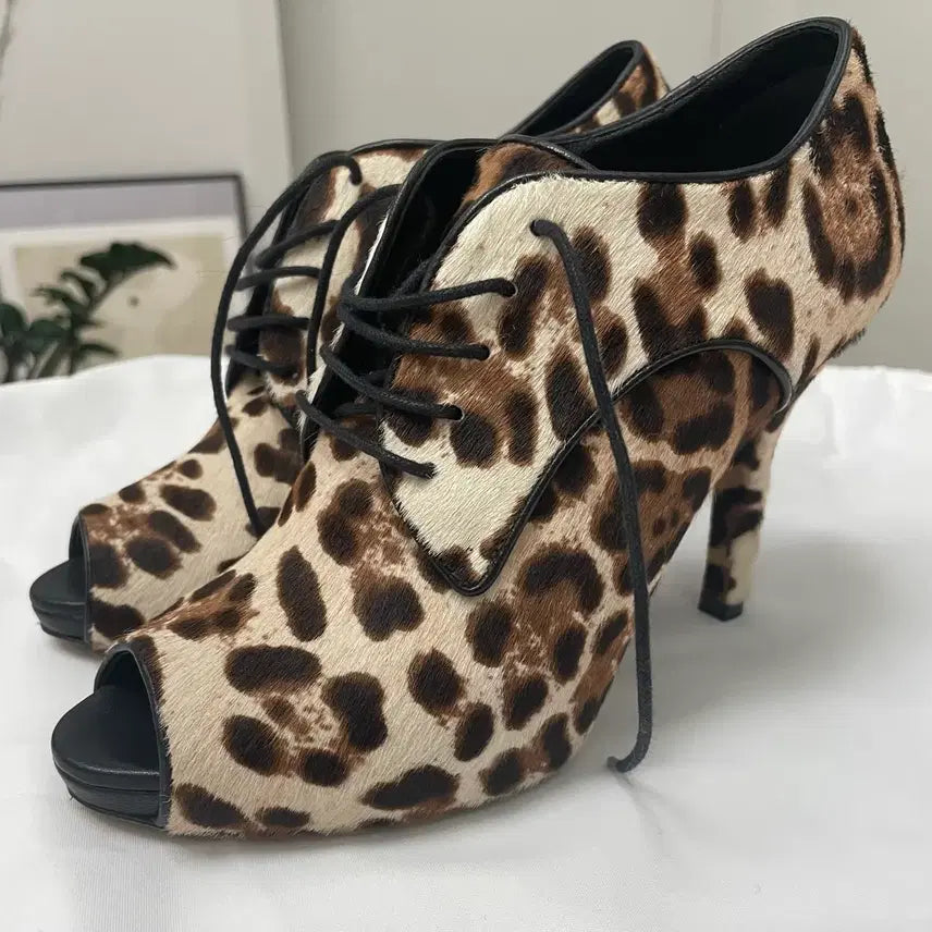[BUNJANG] Dolce &amp; Gabbana Leopard Print Pony Hair Heels / 돌체앤가바나 레오파트 송치 힐