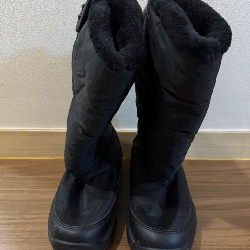 [BUNJANG] Black Padded Fur Boots (230mm) / 여성 검정 패딩 털 부츠(230mm)
