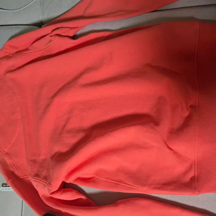 [BUNJANG] Stone Island Crewneck Orange Sweatshirt / 스톤아일랜드 와펜 맨투맨 M 오렌지 761563051 V0032