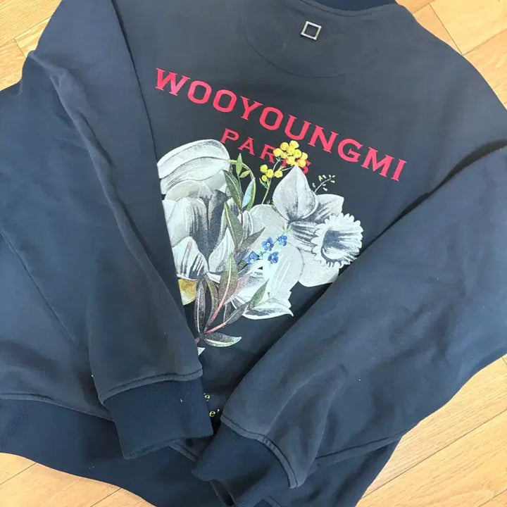 [BUNJANG] Wooyoungmi Flower Back Logo Sweatshirt / 우영미 플라워 맨투맨 44