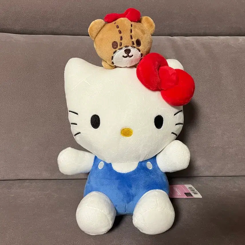 [BUNJANG] Hello Kitty Tiny Charm Medium Plush / (새상품)헬로키티 타이니참 중형 인형